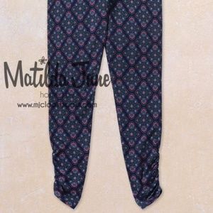 MATILDA JANE M Astrid Leggings Ruching Purple Pattern